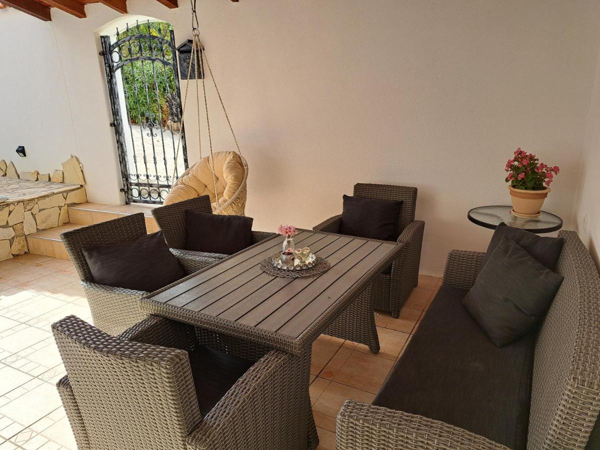 Apartments Brac Супетар Екстериор снимка