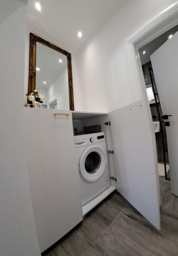 Apartments Brac Супетар Екстериор снимка