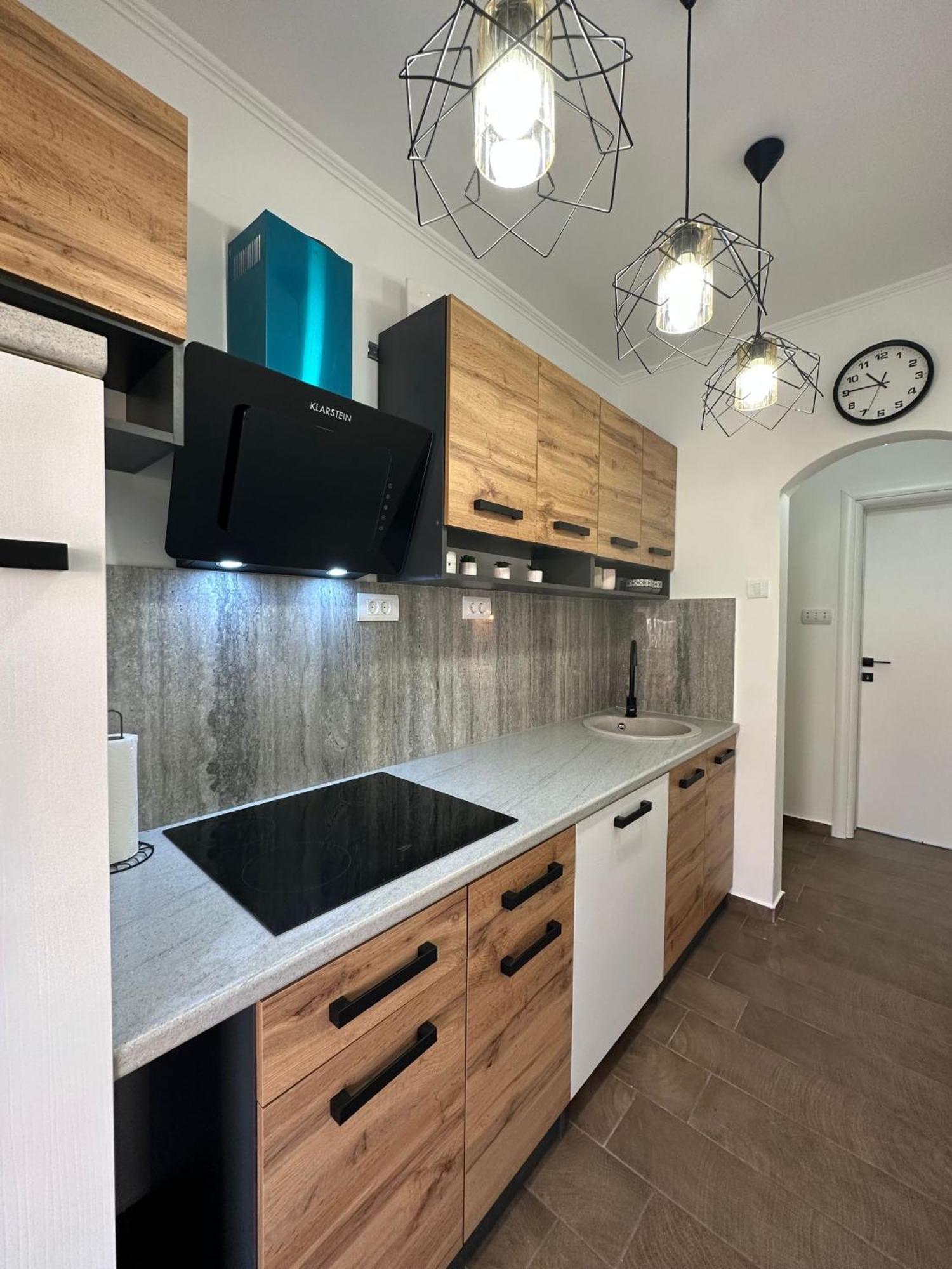 Apartments Brac Супетар Екстериор снимка