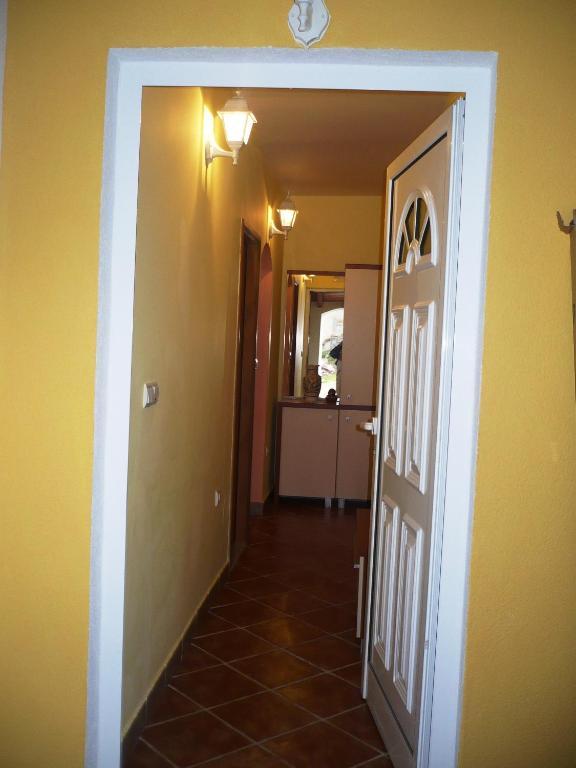 Apartments Brac Супетар Стая снимка